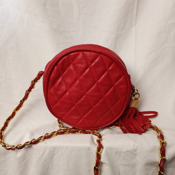 henri bendel Handbags - HENRI BENDEL Round Red Quilted Leather Cross Body